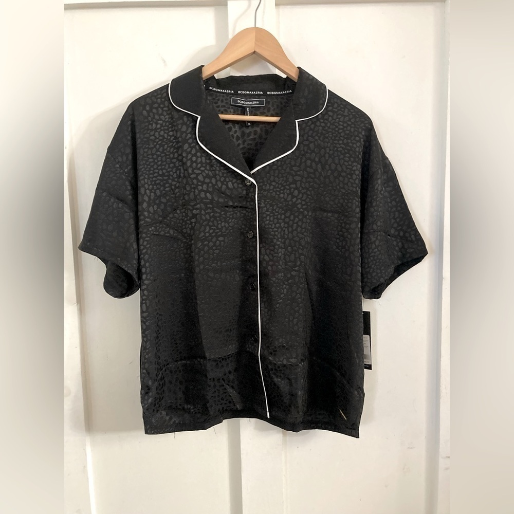 NWT BCBGMAXAZRIA black satin pajama top XL animal print